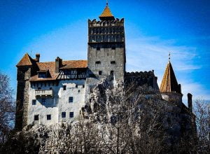 Scopri di più sull'articolo Come andare indietro nel tempo: il pranzo in una capanna dell’antica Dacia